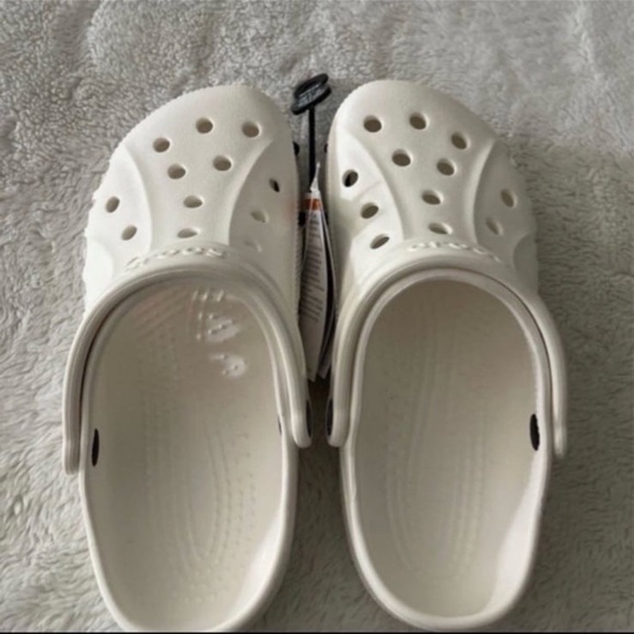 (NWT) Crocs Baya White Unisex Clog - Picture 9 of 11